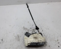 ZAKLEP  ZADAJ DESNA Volkswagen Jetta 2011 1.6 TDI 5K4839016F