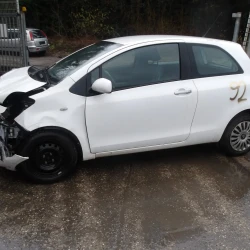 CAR FOR PARTS Toyota Yaris 2011 1.33