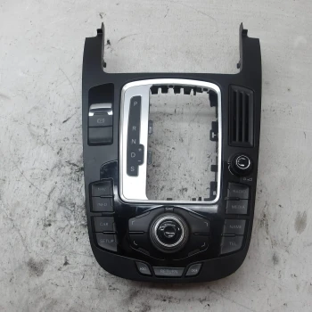 KONZOLA Audi A5, S5 2010 2.0 TDI AUT 8T0919609F 8T0919070A