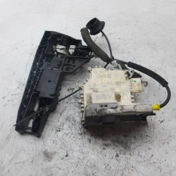 ZAKLEP  ZADAJ DESNA Audi A5, S5 2010 2.0 TDI AUT 8k0839016c