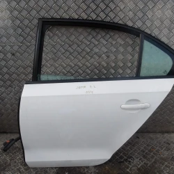 GOLA VRATA ZADAJ LEVA Volkswagen Jetta 2011 1.6 TDI 5C6833055A
