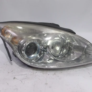 HEADLIGHT RIGHT Hyundai i30 2009 1.4 921022L120