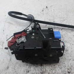 ZAKLEP  ZADAJ LEVA Volkswagen Touran 2014 2.0 TDI AUT. 3d4839015ad 3D4839015K