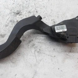 PEDALE ACCELERATORE Volkswagen Passat 2002 1.9 8d1721523f
