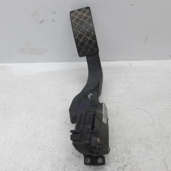 PEDAL PLINA ELEKTRIČEN Volkswagen Passat 2002 1.9 8d1721523f