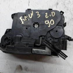 ZAKLEP  ZADAJ DESNA BMW 3 2005 320 D 51227202148