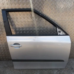 DOOR FRONT RIGHT Škoda Fabia 2013 1.2 TSI 5J6831056