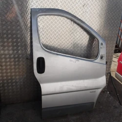 DOOR FRONT RIGHT Opel Vivaro 2003 1.9 DTI