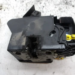 CHIUSURA SERRATURA PORTA ANTERIORE SINISTRA Dacia Sandero 2013 0.9 TCE 805039362rb