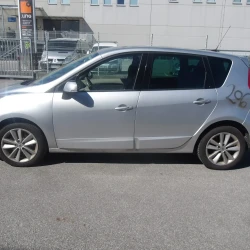 AUTO PER PEZZI Renault SCENIC 2010 III. 1.9 DCI