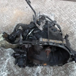 MENJALNIK Citroën C3 2017 PICASSO 1.6 HDI 1611217380