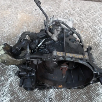 MENJALNIK Citroën C3 2017 PICASSO 1.6 HDI 1611217380