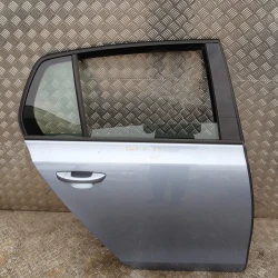 GOLA VRATA ZADAJ DESNA Volkswagen Golf 2009 VI. 1.6 5K6833056K