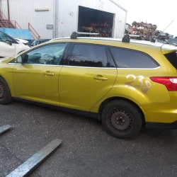 AUTO PER PEZZI Ford Focus 2011 1.6
