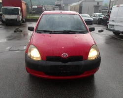 CAR FOR PARTS Toyota Yaris 2000 1.0