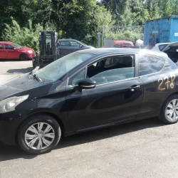 AUTO PER PEZZI Peugeot 208 2013 1.2