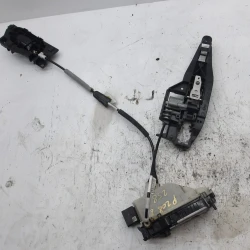 ZAKLEP  ZADAJ LEVA Peugeot 208 2015 1.2 9812501280