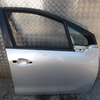 DOOR FRONT RIGHT Peugeot 208 2015 1.2 9807820680