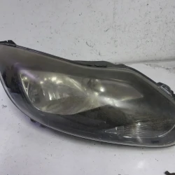HEADLIGHT RIGHT Ford Focus 2011 1.6 1873933