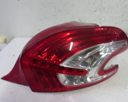 TAIL LIGHT RIGHT Peugeot 208 2013 1.2 9672628380