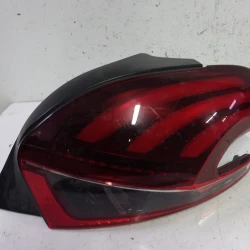 TAIL LIGHT RIGHT Peugeot 208 2015 1.2 9810430580
