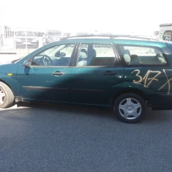 AUTO PER PEZZI Ford Focus 2002 1.6 SW