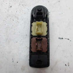 STIKALO STEKLA Renault Captur 2014 1.5 DCI 254113300r/254118722r
