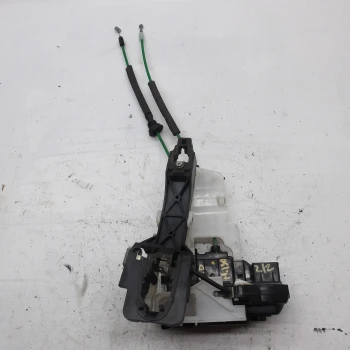 ZAKLEP  SPREDAJ DESNA Hyundai i30 2011 1.4 81320-2l030