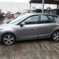 AUTO PER PEZZI Renault SCENIC 2010 III. 1.9 DCI