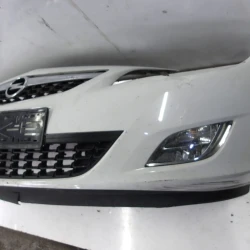 BUMPER FRONT Opel Astra  2011 KARAVAN 1.7 DTI 16V