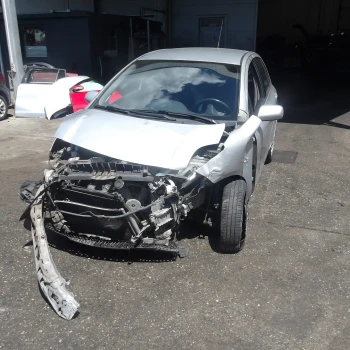 AUTO PER PEZZI Toyota Yaris 2010 1.0
