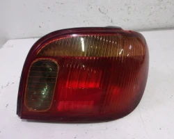 FARO POSTERIORE DESTRO Toyota Yaris 2004 1.0