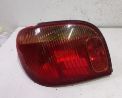 FARO POSTERIORE SINISTRO Toyota Yaris 2004 1.0