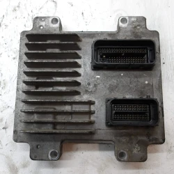RAČUNALNIK MOTORJA Opel Astra 2012 1.6 12647212