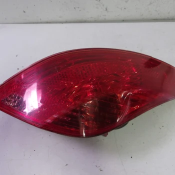 STOP LUČ DESNA Peugeot 308 2012 1.6 9680425680