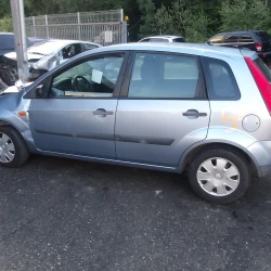 AUTO PER PEZZI Ford Fiesta 2006 1.3