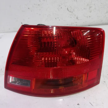 STOP LUČ DESNA Audi A4, S4 2006 2.7 TDI AVANT 8e9945096e