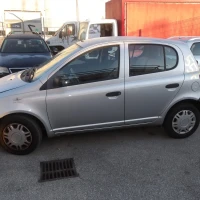 AVTO ZA DELE Toyota Yaris 2000 1.0