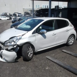 AUTO PER PEZZI Peugeot 208 2014 1.2