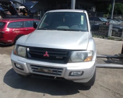 AUTO PER PEZZI Mitsubishi Pajero, Montero 2002 3.2 DID