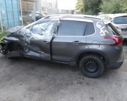 AUTO PER PEZZI Peugeot 2008 2018 1.2