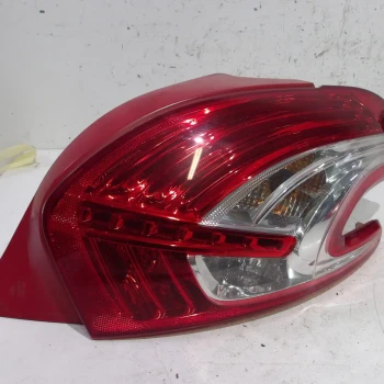 TAIL LIGHT RIGHT Peugeot 208 2014 1.2 9672628380