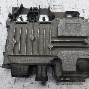 RAČUNALNIK MOTORJA Peugeot 2008 2018 1.2 9819596180