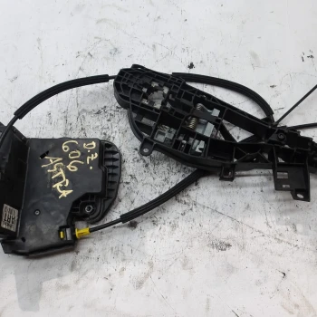 ZAKLEP  ZADAJ DESNA Opel Astra 2018 1.4 TURBO 13598385