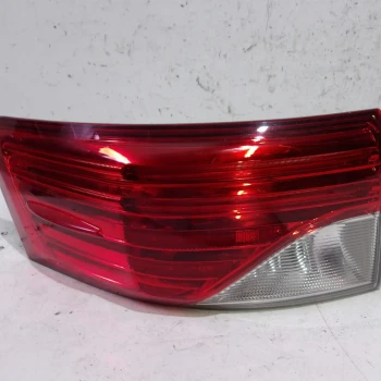 FARO POSTERIORE SINISTRO Toyota Avensis 2013 2.0 D WAGON