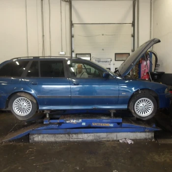 AVTO ZA DELE BMW 5 2002 530 I