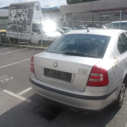 AUTO PER PEZZI Škoda Octavia 2005 1.6