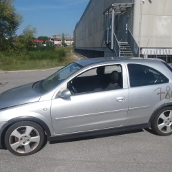 AUTO PER PEZZI Opel Corsa 2004 1.8