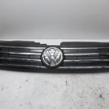 OKRASNA MASKA Volkswagen Passat 2012 2.0TDI AUT. 4 MOTION VF30100001