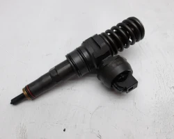 INJECTOR Škoda Roomster 2008 1.9 tdi 038130037BN